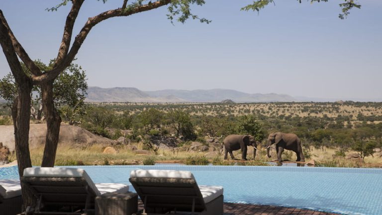 FOUR SEASON SAFARI LODGE SERENGETI